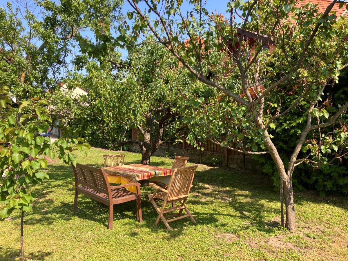 Lellei Pihenohaz Balatonlelle Villa Екстериор снимка