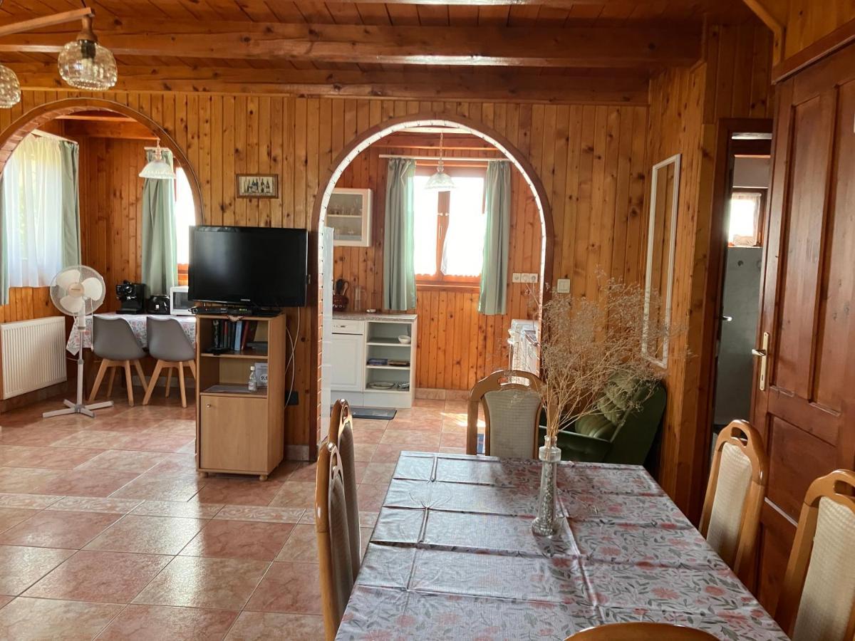 Lellei Pihenohaz Balatonlelle Villa Екстериор снимка