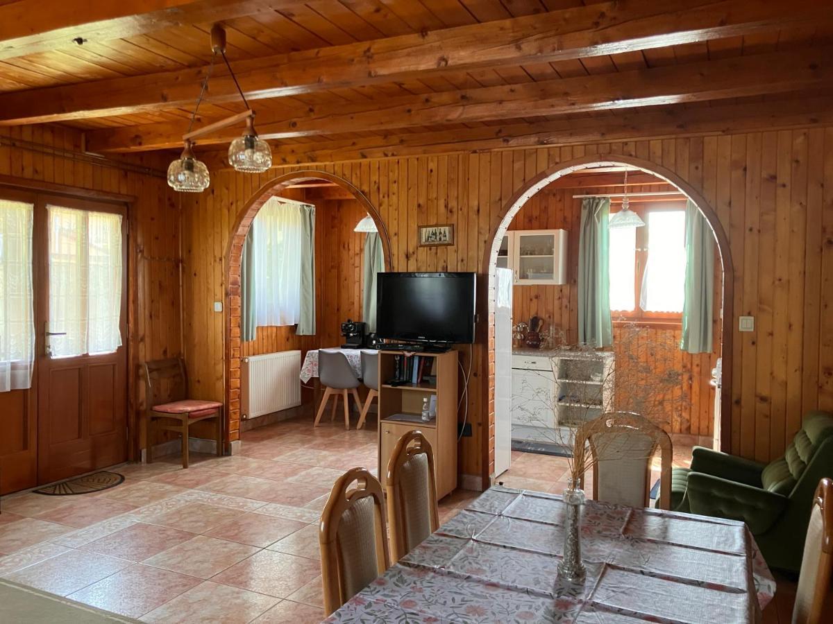 Lellei Pihenohaz Balatonlelle Villa Екстериор снимка